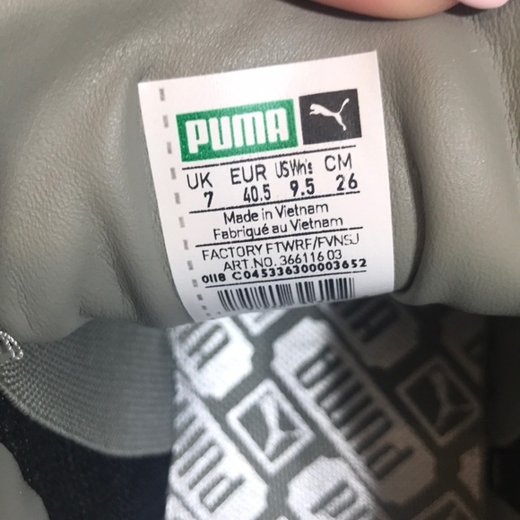 Velvet Pumas with floral designs on the side! - Picture 5 of 7